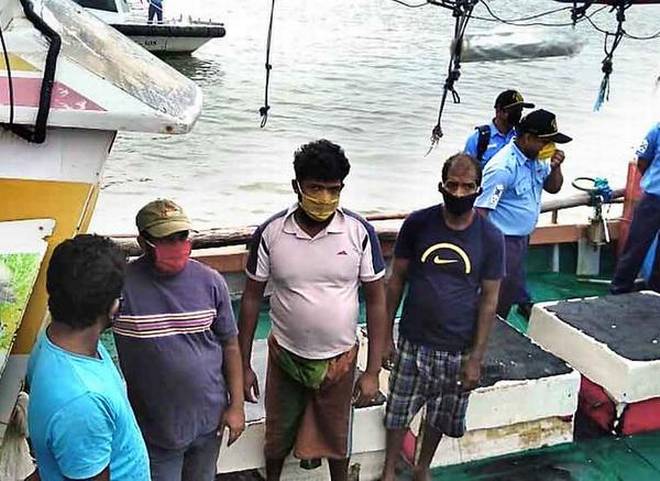 Sri Lankan fishermen arrested by India