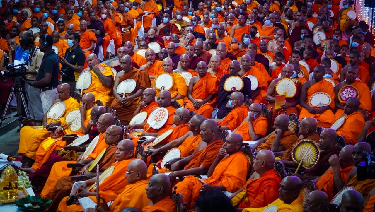 Buddhist monks for Mahinda